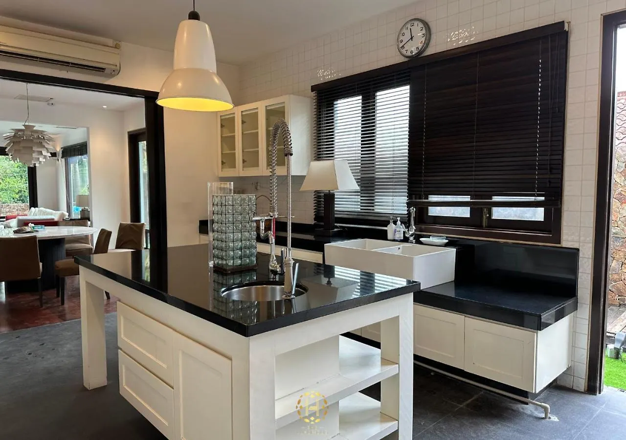 Villa The Luxurious 1 Grand Bali, Johor Bahru 0*,